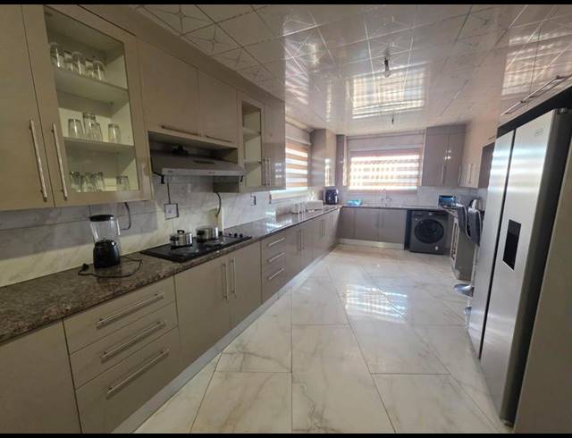 5 BEDROOM HOUSE FOR SALE IN HENLEY-ON-KLIP